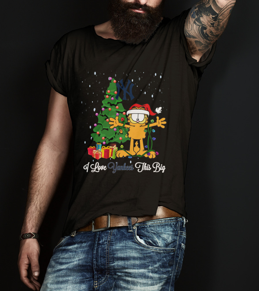 I Love Yankees This Big Xmas Garfield Cat New York Yankees Holiday Tree T-Shirt