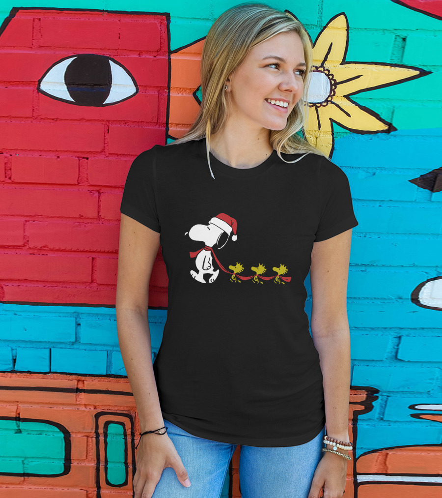 Snoopy Santa Hat Woodstock Parade Peanuts Christmas Holiday T-Shirt