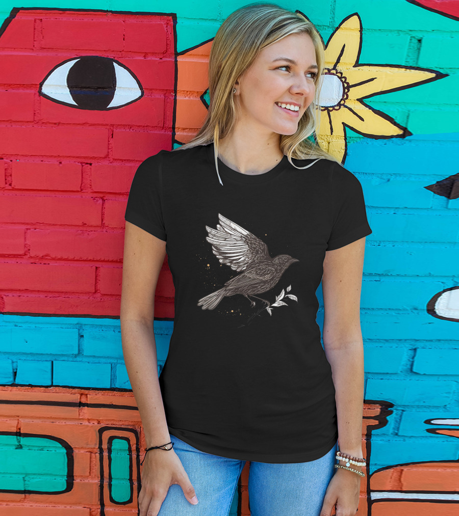 Blackbird Outline Detailed Bird T-Shirt
