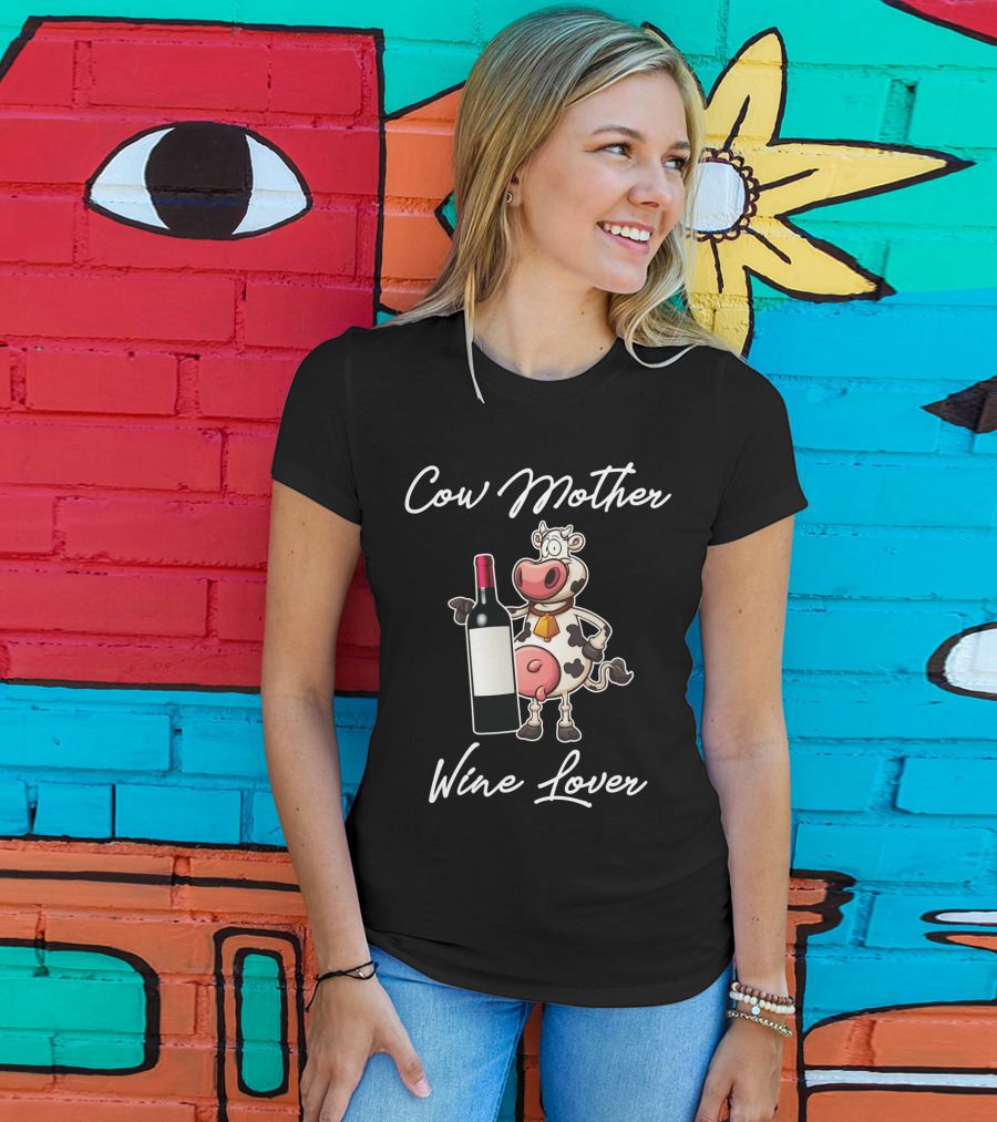 Cow Mother Wine Lover Funny Cow With Wine Bottle T-Shirt
