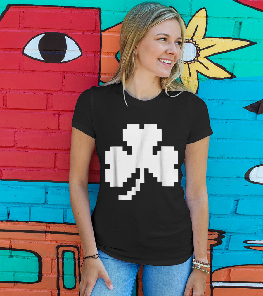 Clover Pixel Irish Shamrock Retro Gaming T-Shirt
