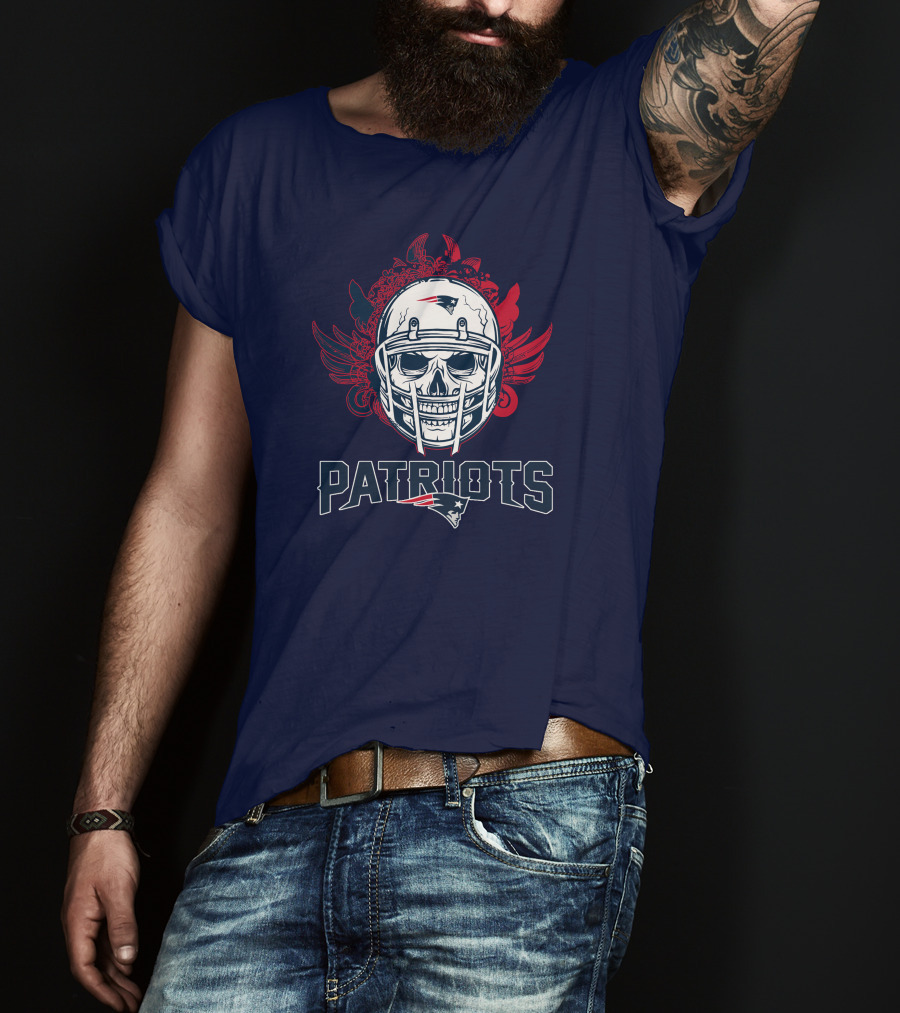 New England Patriots Skull Helmet Sports T-Shirt