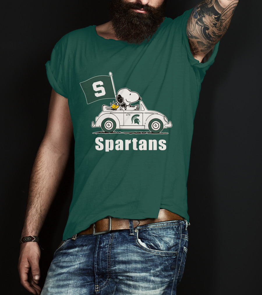 Snoopy Driving With Michigan State Spartans Flag T-Shirt