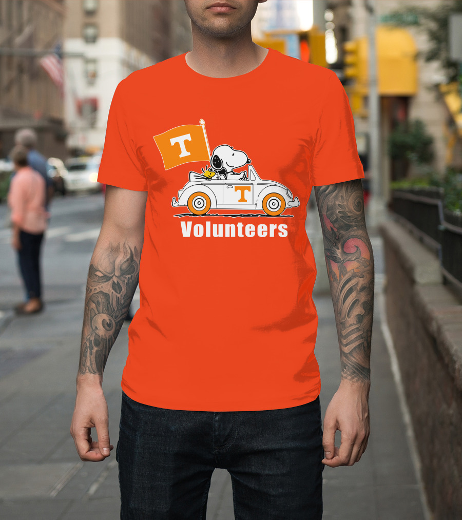 Tennessee Volunteers Snoopy Driving With T Flag T-Shirt