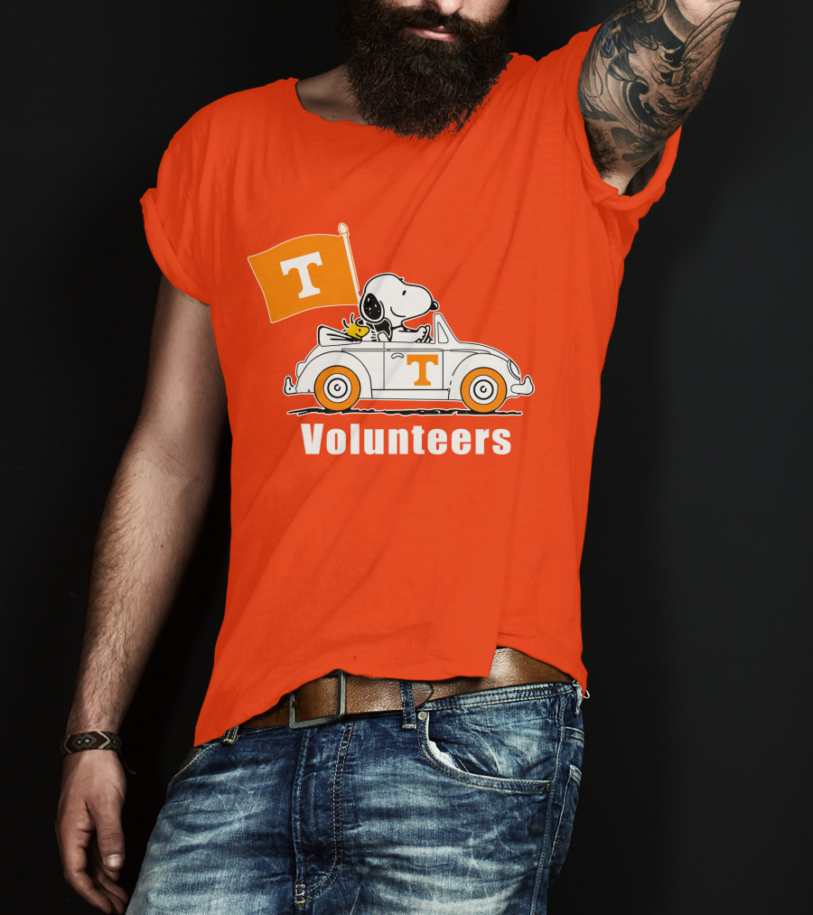 Tennessee Volunteers Snoopy Driving With T Flag T-Shirt