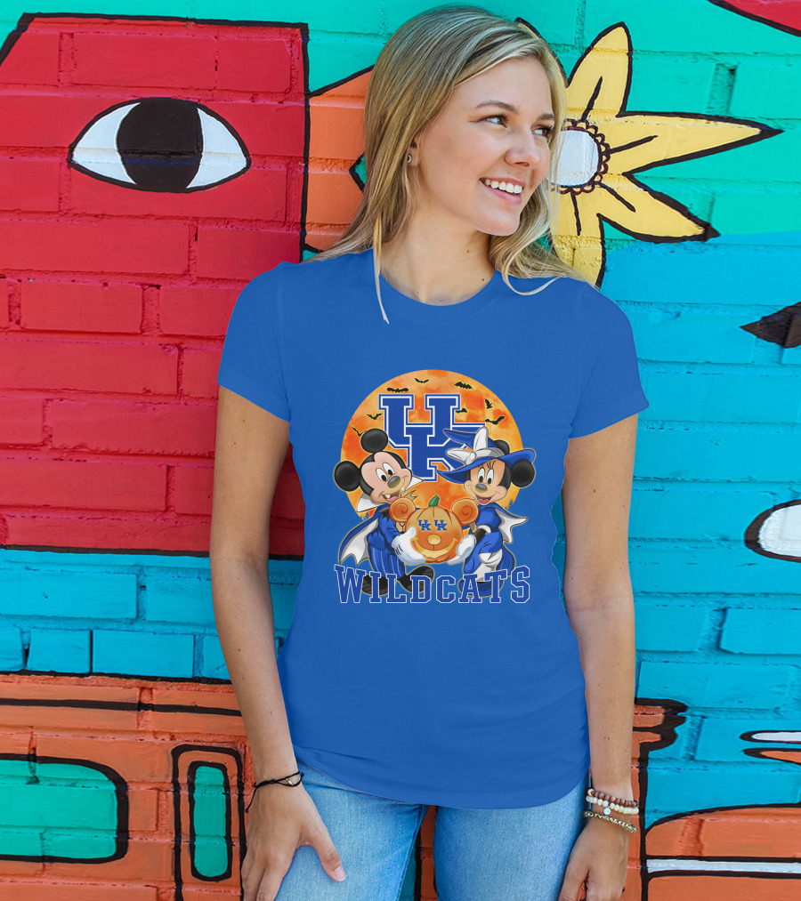 Kentucky Wildcats Mickey Mouse Minnie Mouse Halloween Moon Pumpkin T-Shirt