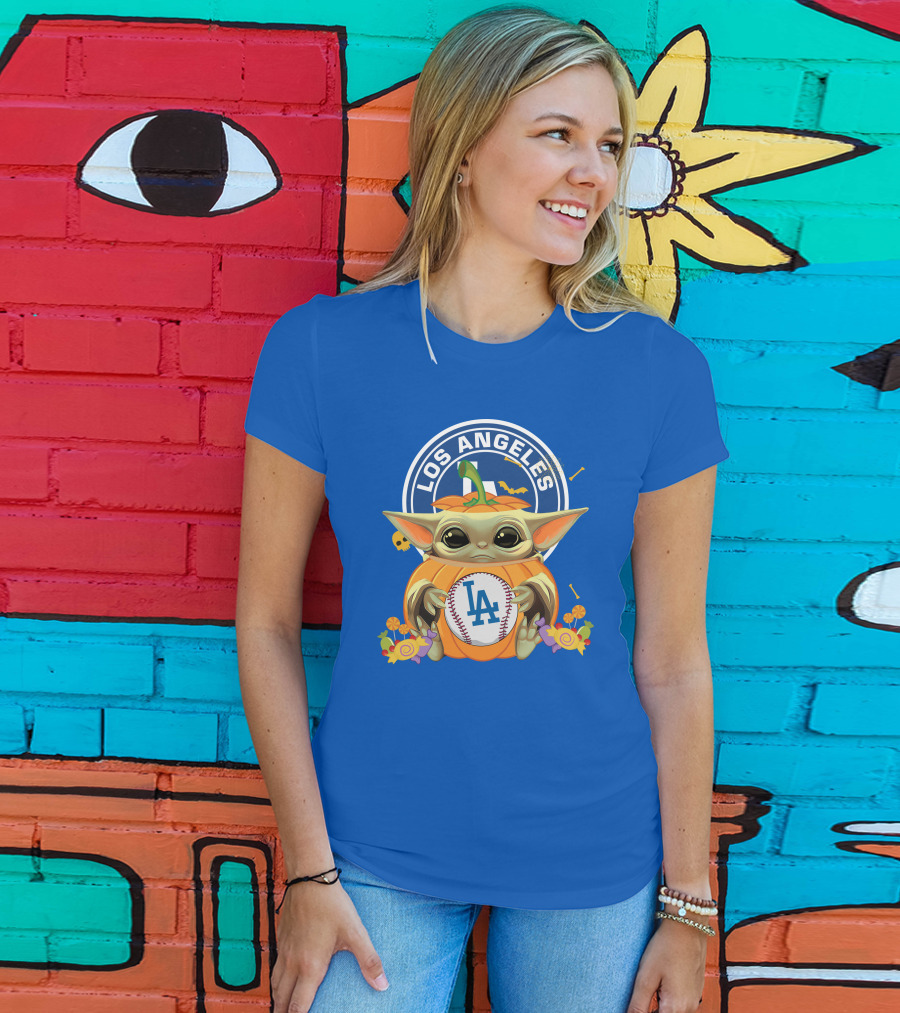 Los Angeles Dodgers Halloween Baby Yoda Hugging Pumpkin T-Shirt