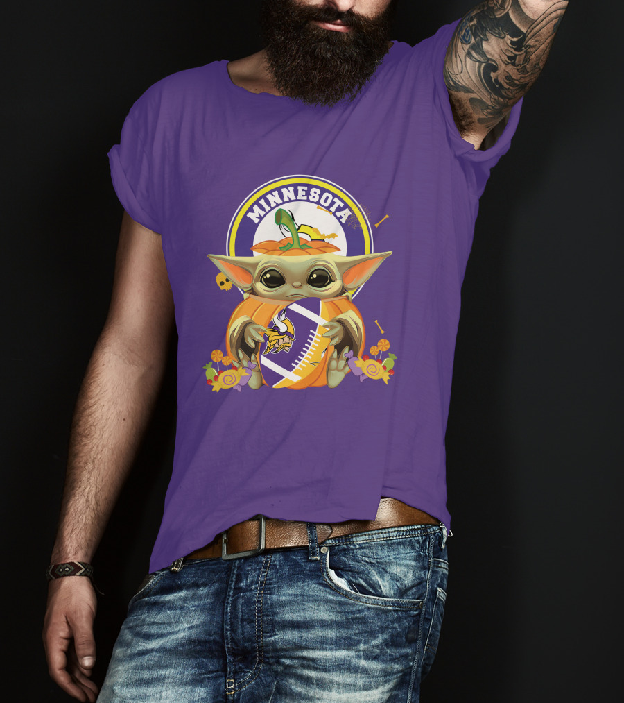 Halloween Pumpkin Baby Yoda Minnesota Vikings Hug T-Shirt