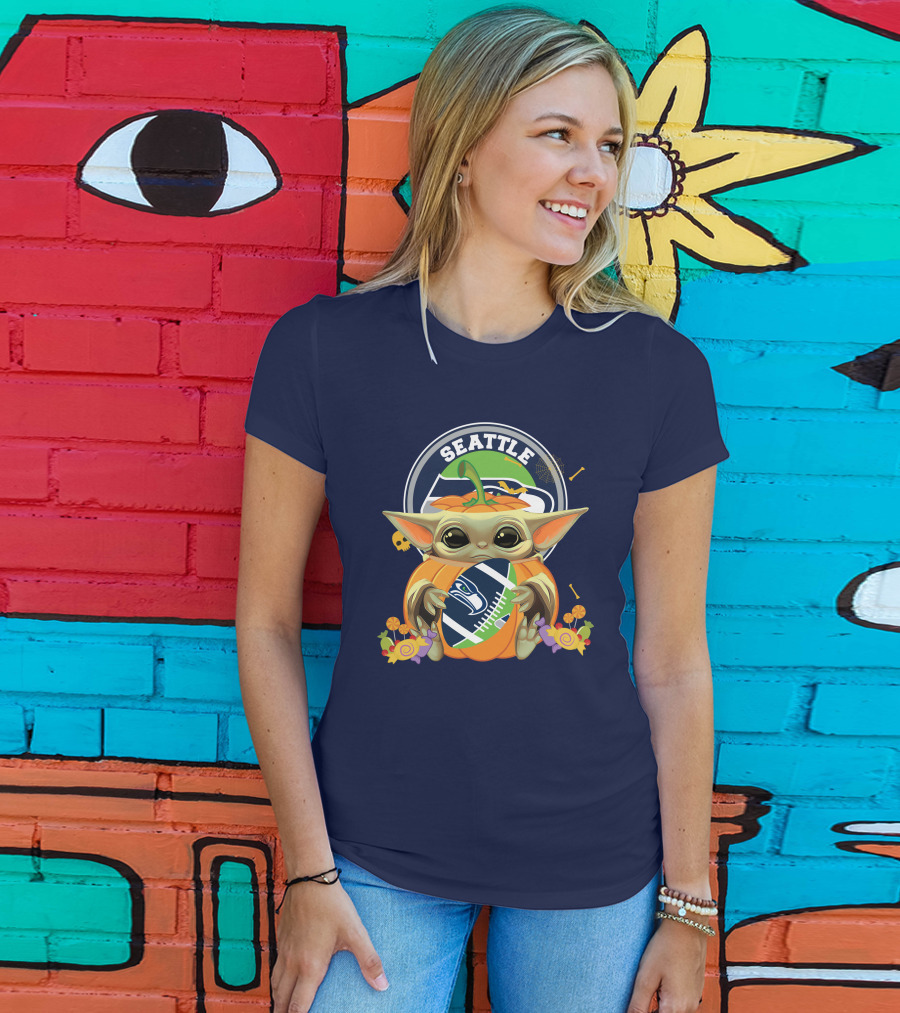 Seattle Seahawks Halloween Pumpkin Baby Yoda Hug T-Shirt