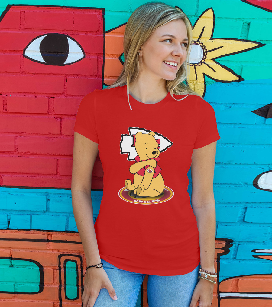 Kansas City Chiefs Winnie The Pooh Sitting On T-Shirt