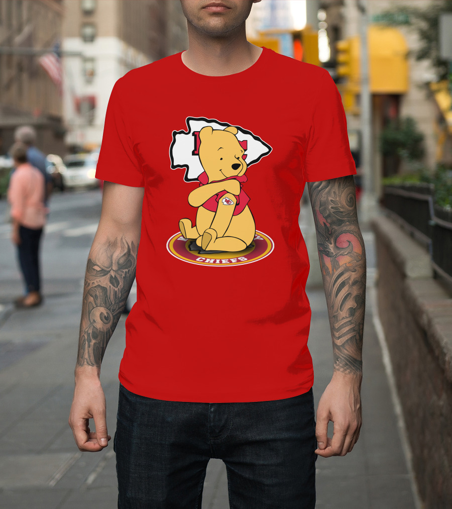 Kansas City Chiefs Winnie The Pooh Sitting On T-Shirt