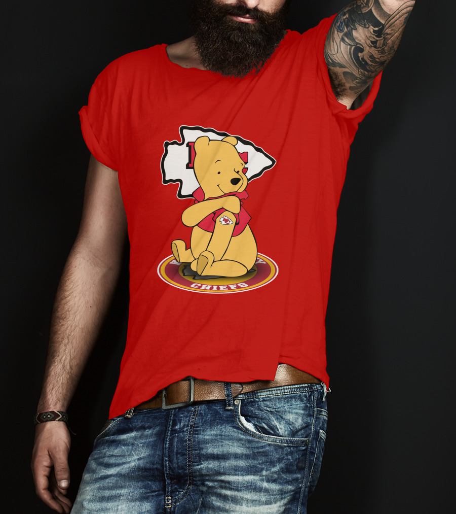 Kansas City Chiefs Winnie The Pooh Sitting On T-Shirt