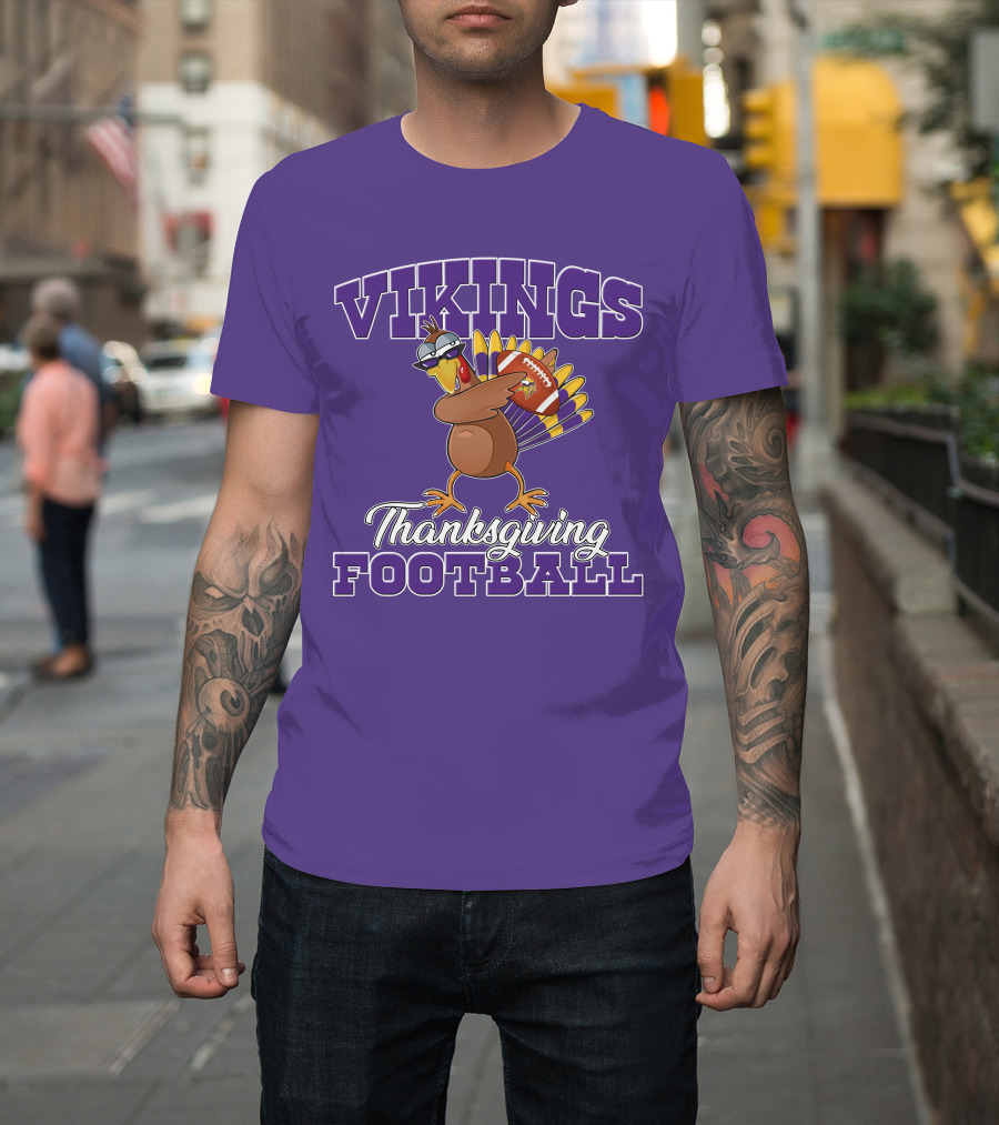 Vikings Thanksgiving Football Turkey Holding Minnesota Logo Ball T-Shirt