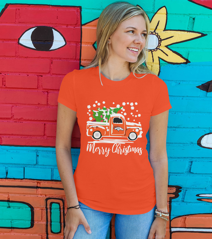 Denver Broncos Vintage Truck Merry Christmas Snowflakes T-Shirt