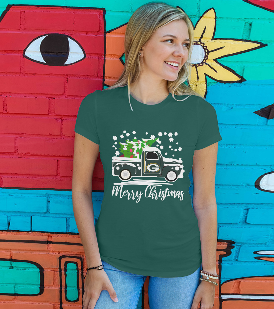 Green Bay Packers Vintage Truck With Christmas Tree Merry Christmas T-Shirt