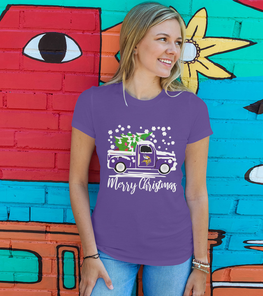 Merry Christmas Minnesota Vikings Vintage Car With Christmas Tree T-Shirt