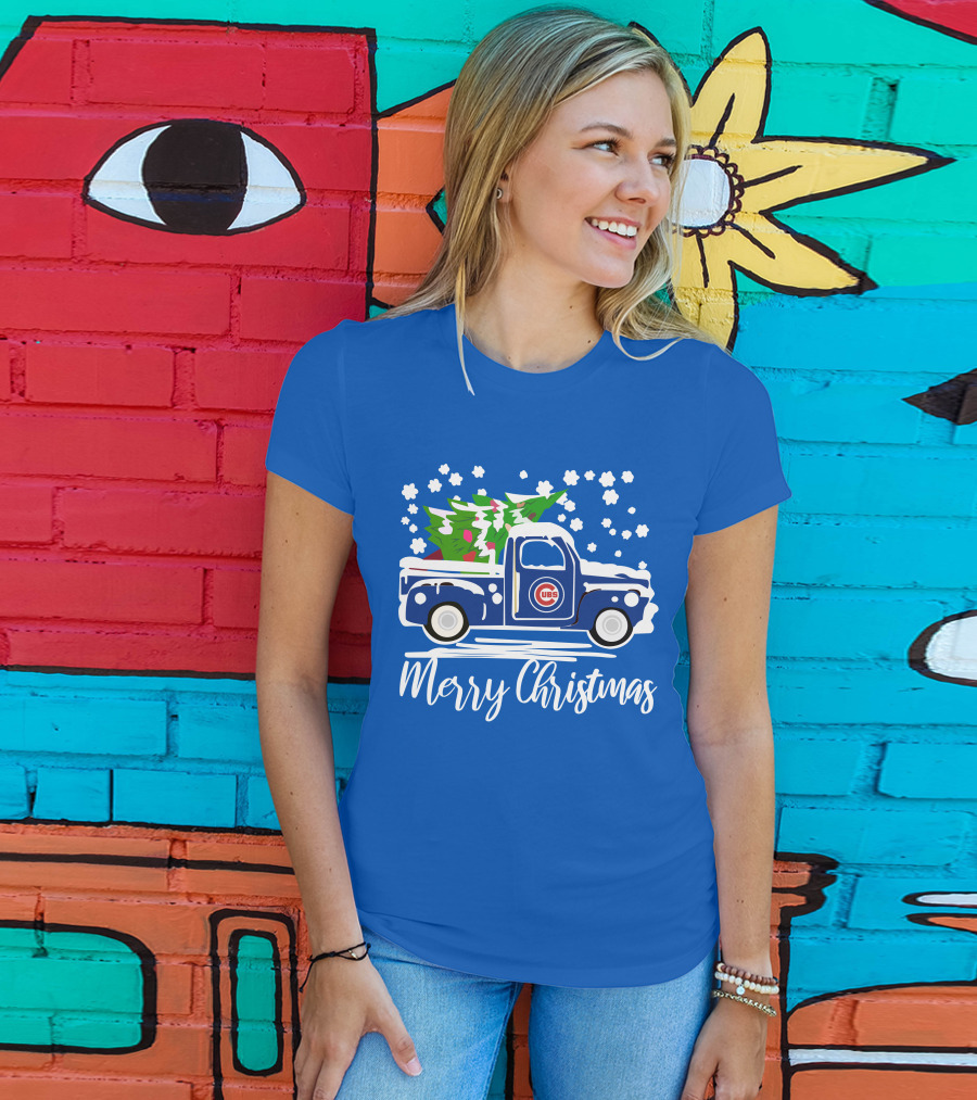 Chicago Cubs Merry Christmas Vintage Truck With Snow And Tree T-Shirt