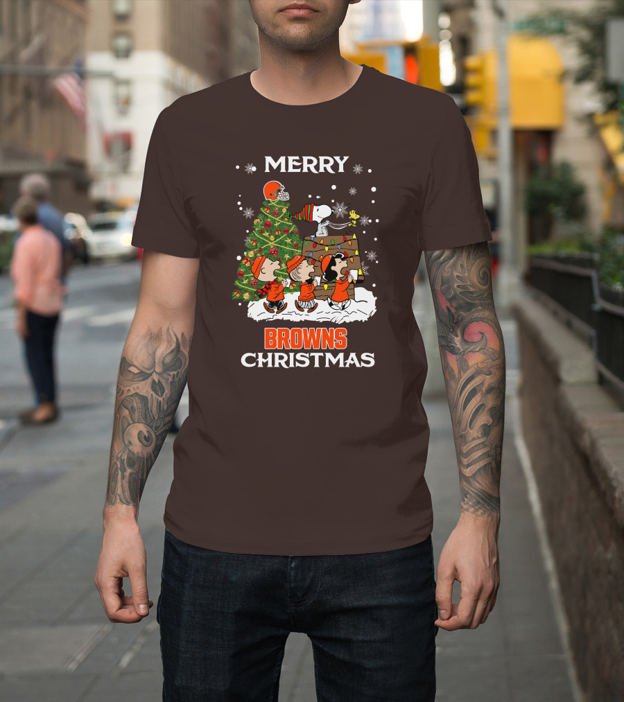 Merry Browns Christmas Peanuts Christmas Tree Celebration T-Shirt