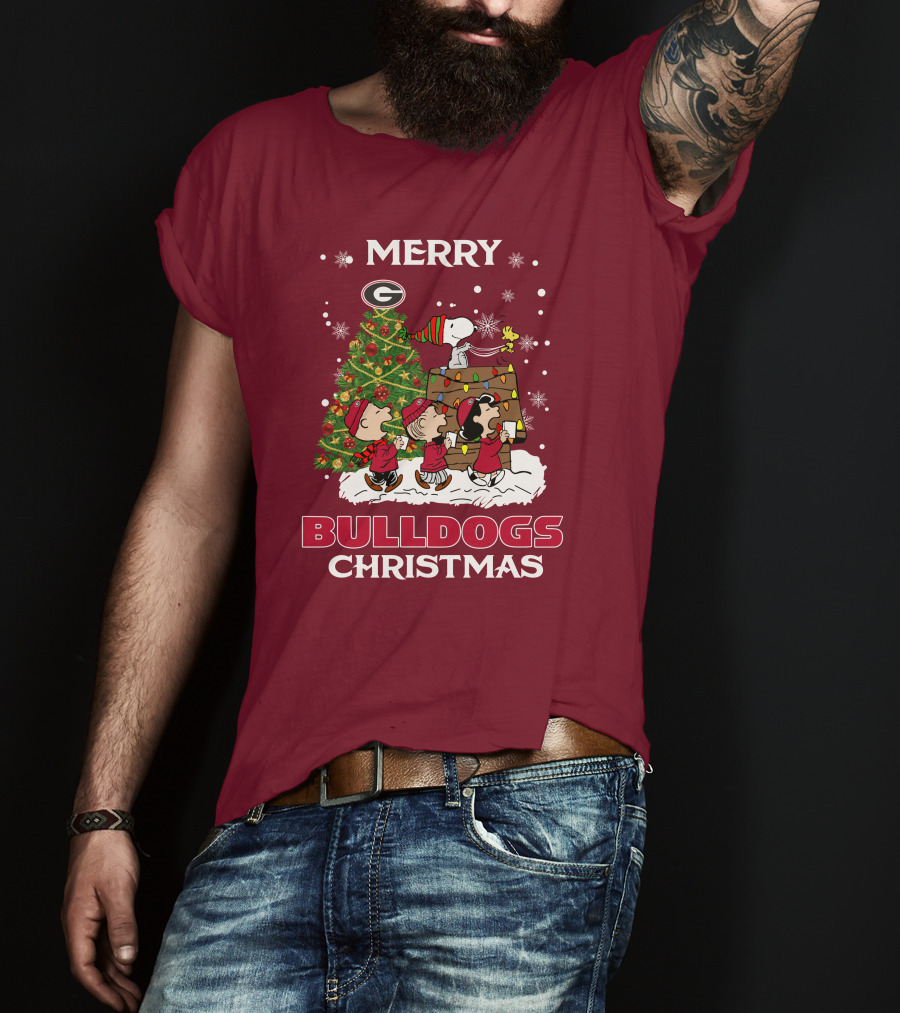 Merry Georgia Bulldogs Christmas Tree Peanuts Holiday Scene T-Shirt