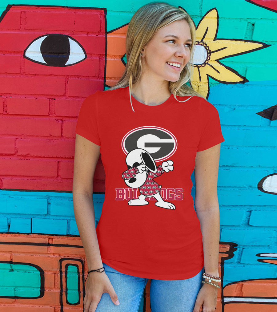 Georgia Bulldogs Snoopy Dabbing University Of Georgia T-Shirt