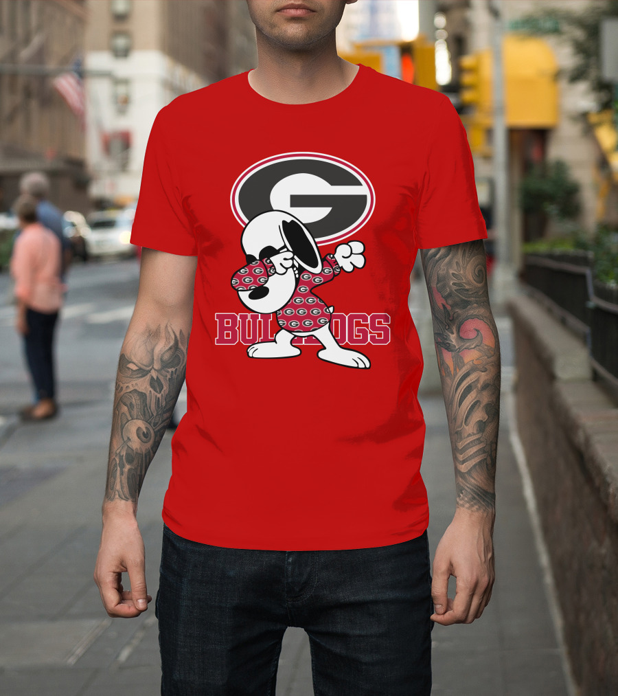 Georgia Bulldogs Snoopy Dabbing University Of Georgia T-Shirt
