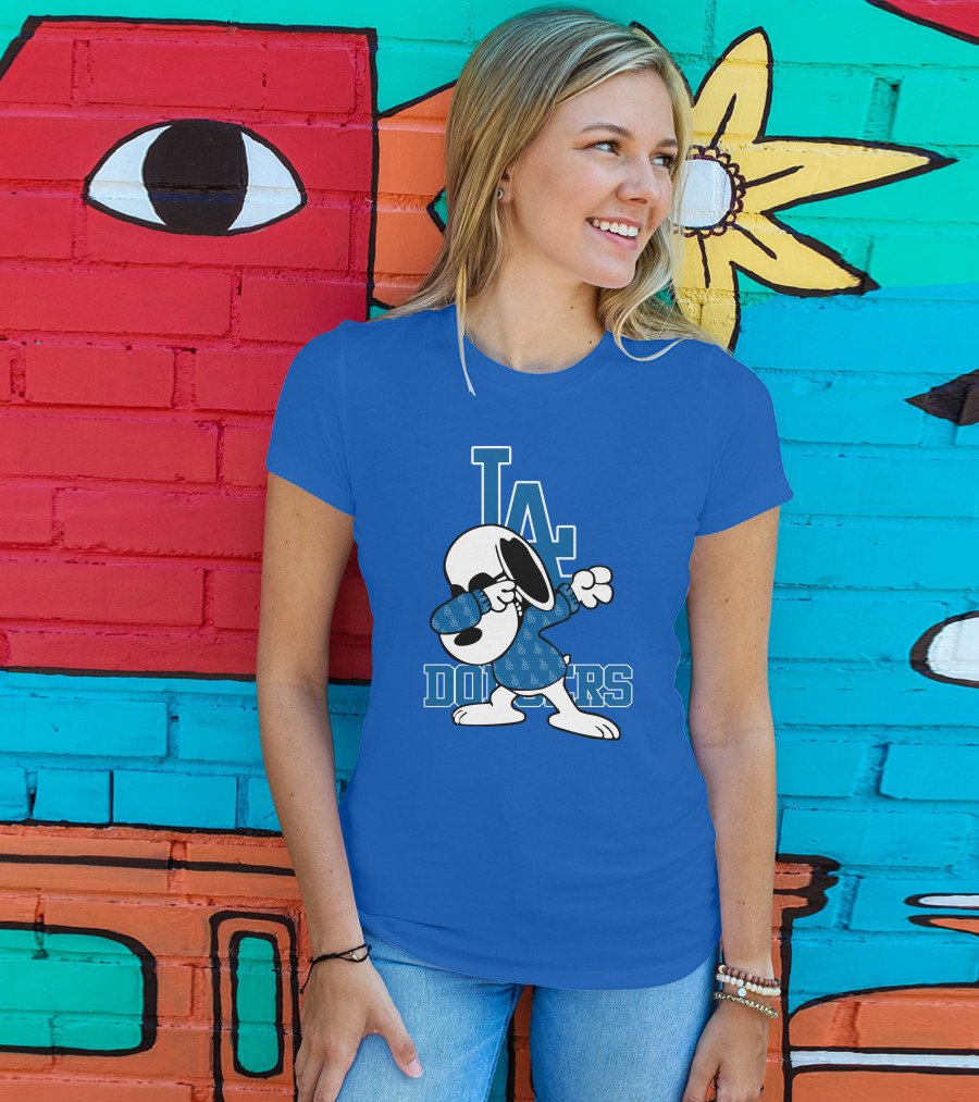 Los Angeles Dodgers Snoopy Dabbing LA T-Shirt