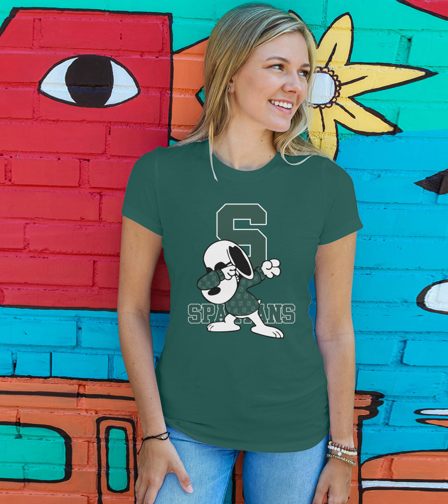 Michigan State Spartans Snoopy Dabbing Football Cartoon Peanuts T-Shirt
