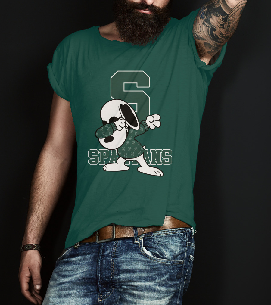 Michigan State Spartans Snoopy Dabbing Football Cartoon Peanuts T-Shirt