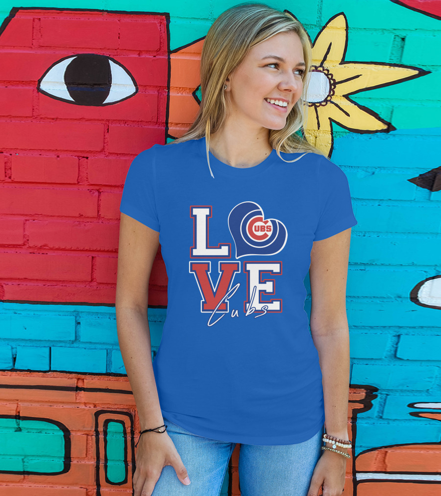 LOVE Cubs Heart Chicago Cubs T-Shirt