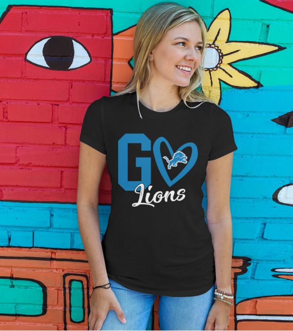 Go Lions Heart Detroit Lions T-Shirt