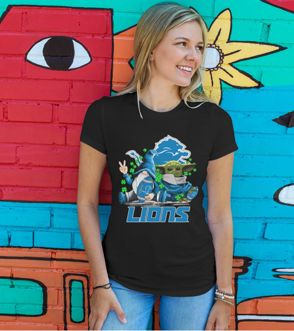 Leprechauns Gnomes Baby Yoda Lions Football Detroit Clover Hug T-Shirt