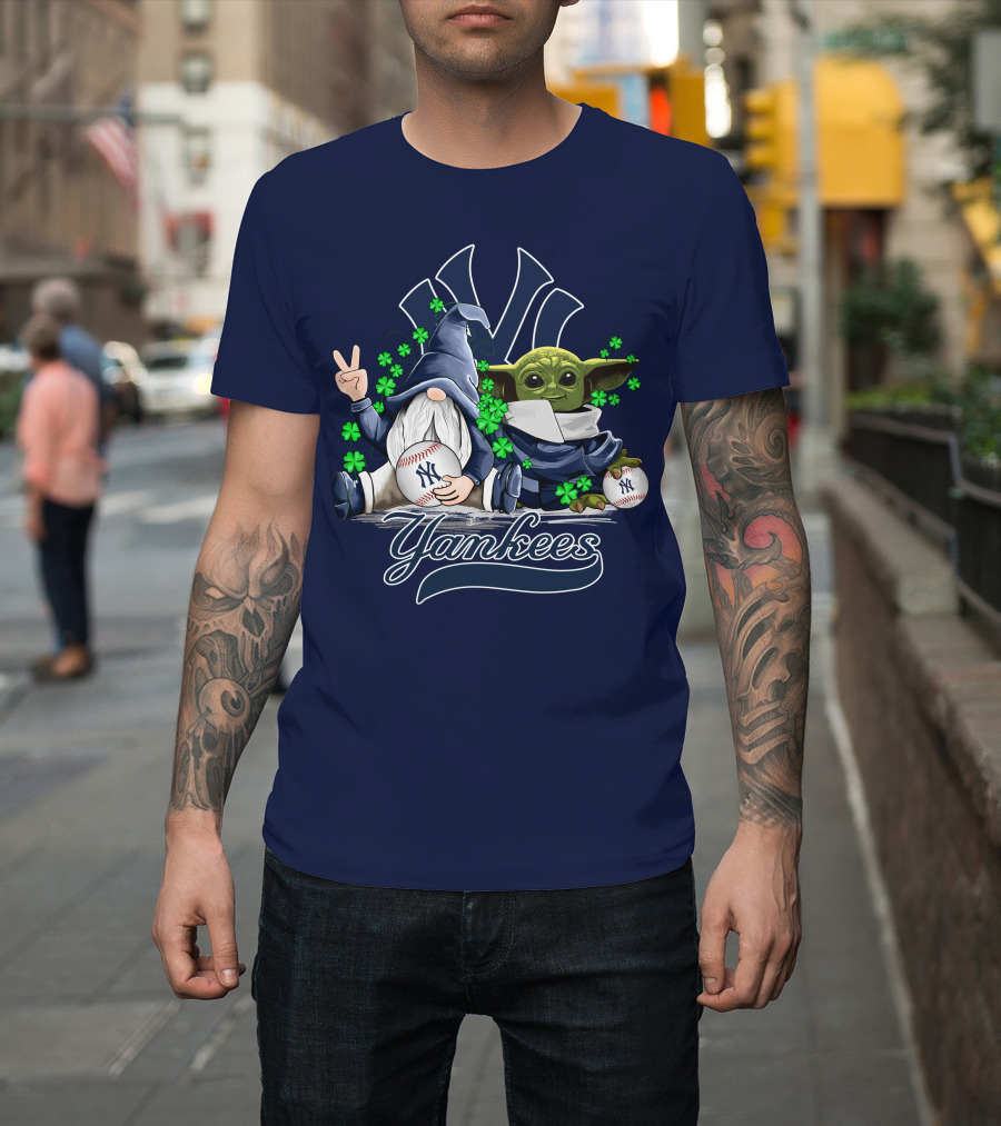 Yankees Gnome Baby Yoda Clover Baseball Hug T-Shirt