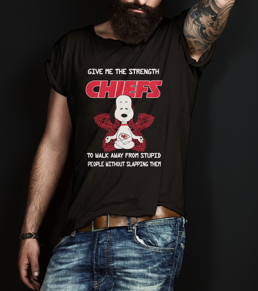 Kansas City Chiefs Snoopy Give Me The Strength To Walk Away From Stupid People Without Slapping Them Yoga T-Shirt