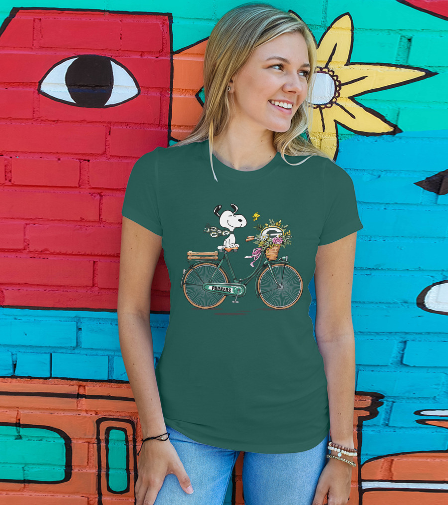 Packers Snoopy On Bicycle With Flowers And Woodstock T-Shirt