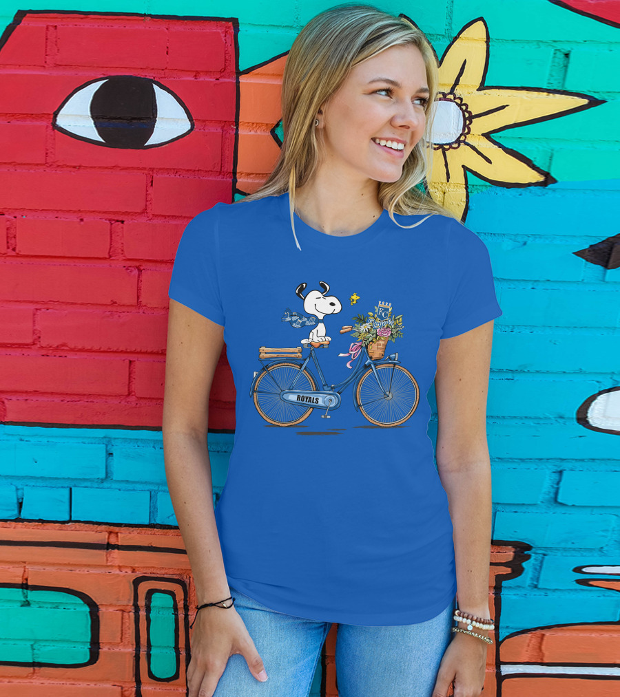 Kansas City Royals Snoopy Riding Bicycle With Woodstock And Flowers T-Shirt