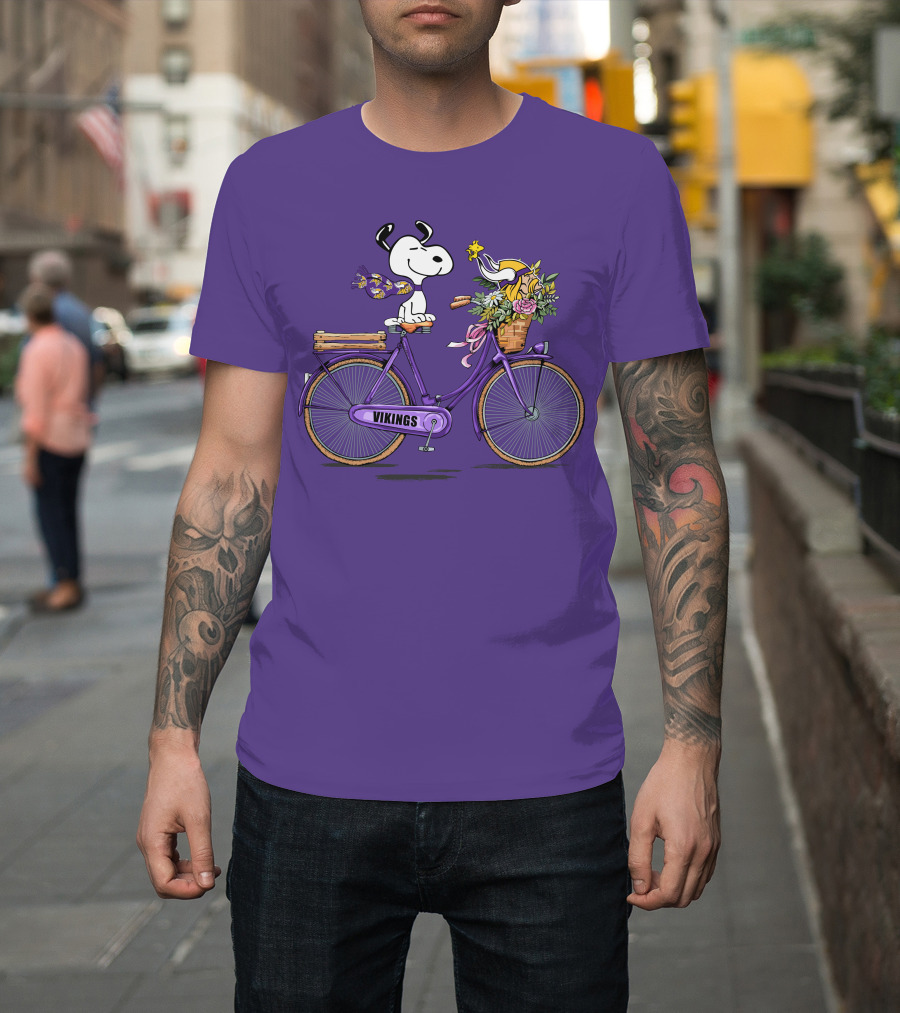 Minnesota Vikings Snoopy Woodstock Bicycle Adventure T-Shirt