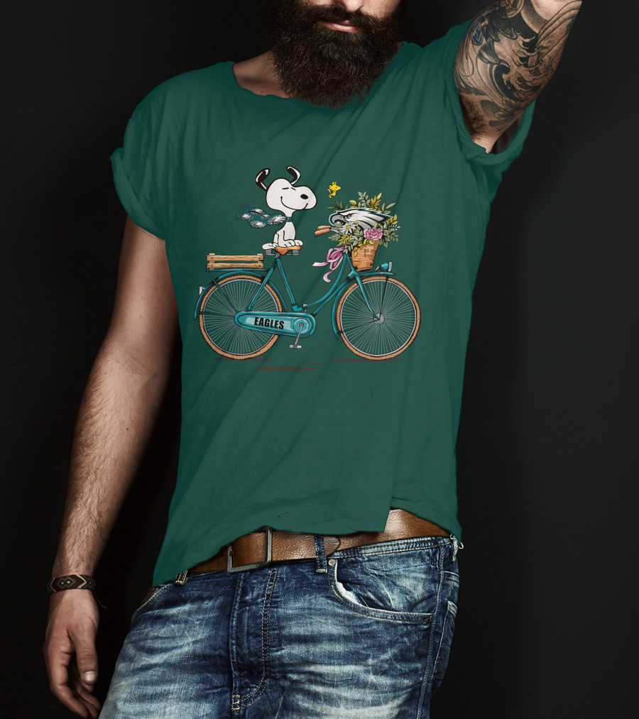 Philadelphia Eagles Snoopy Bicycle Flower Basket T-Shirt