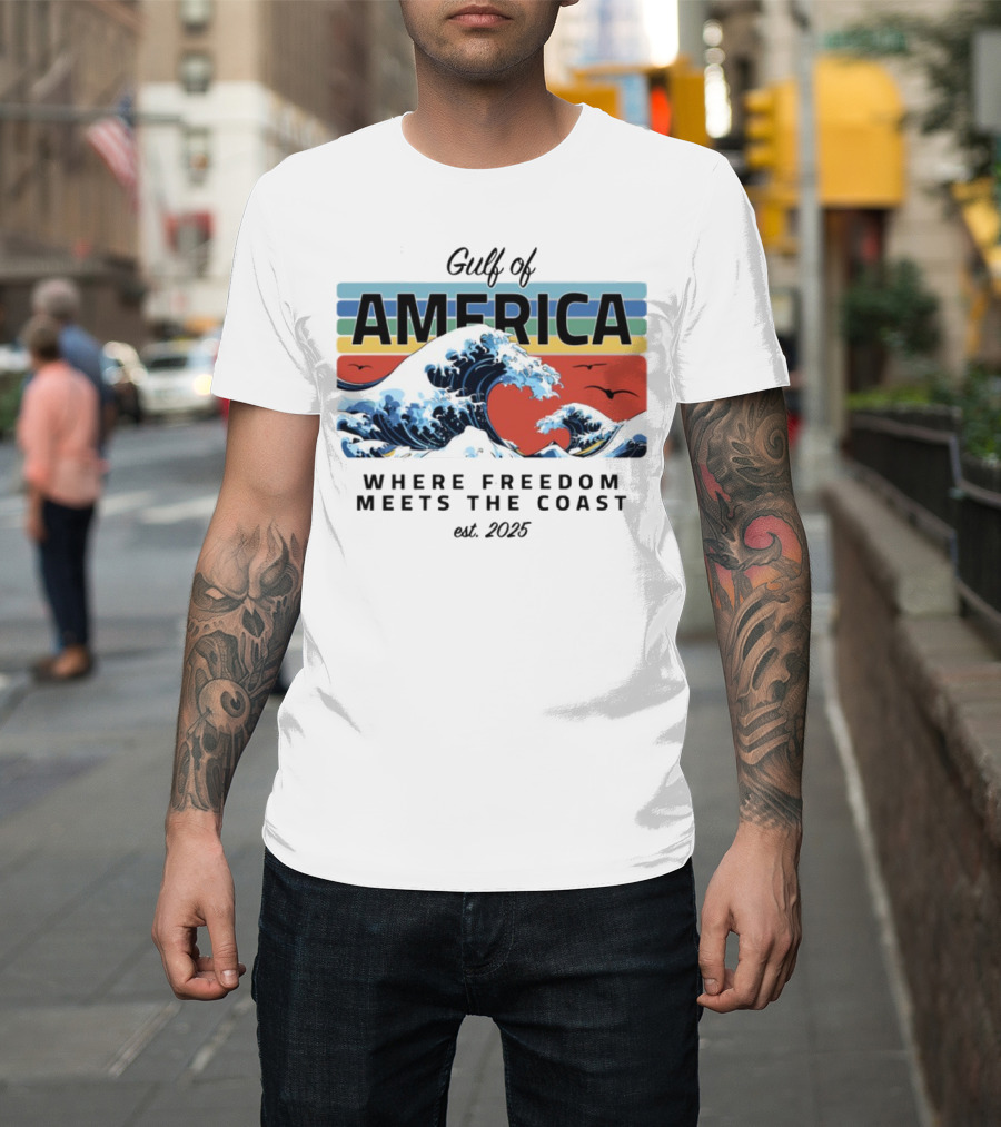 Gulf Of America Where Freedom Meets The Coast Est. 2025 Waves And Sunset Scene T-Shirt