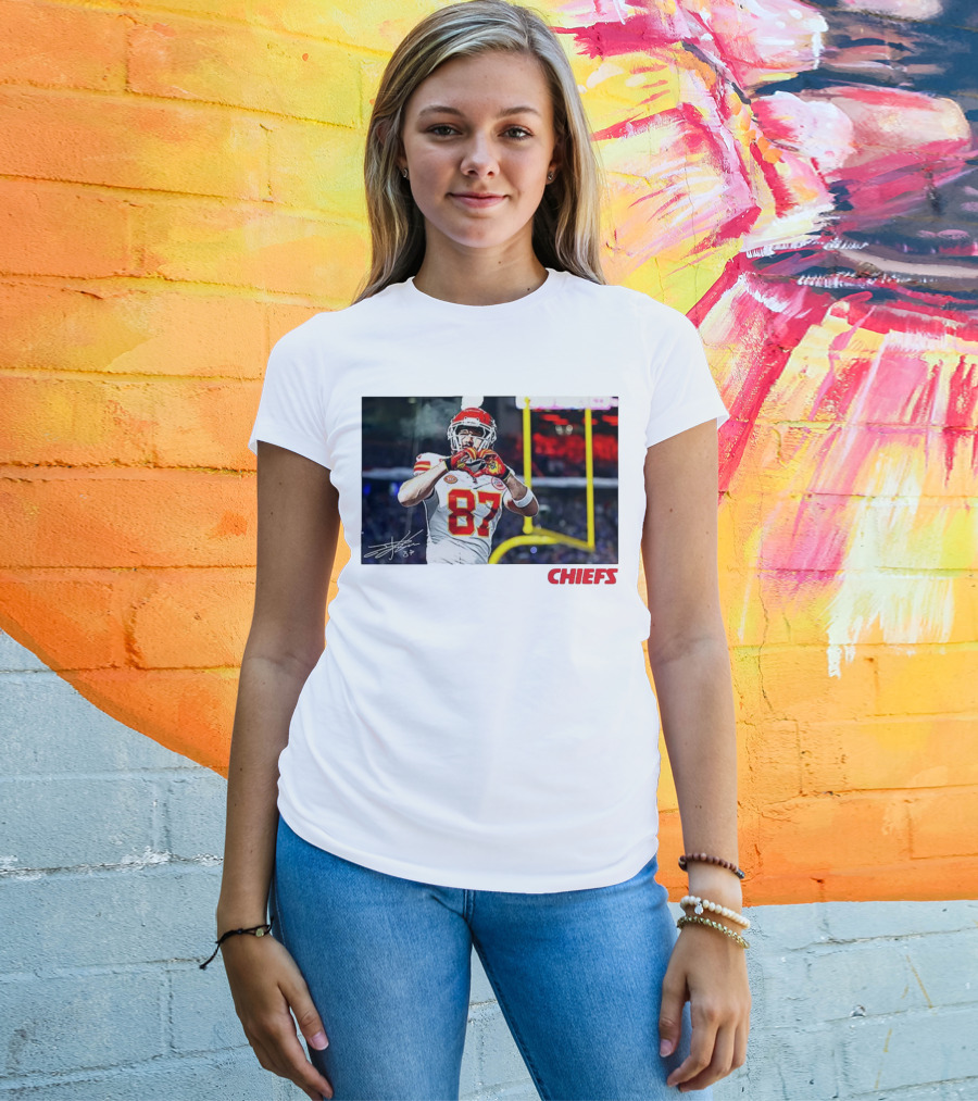Travis Kelce 87 Kansas City Chiefs Heart Gesture Signature T-Shirt