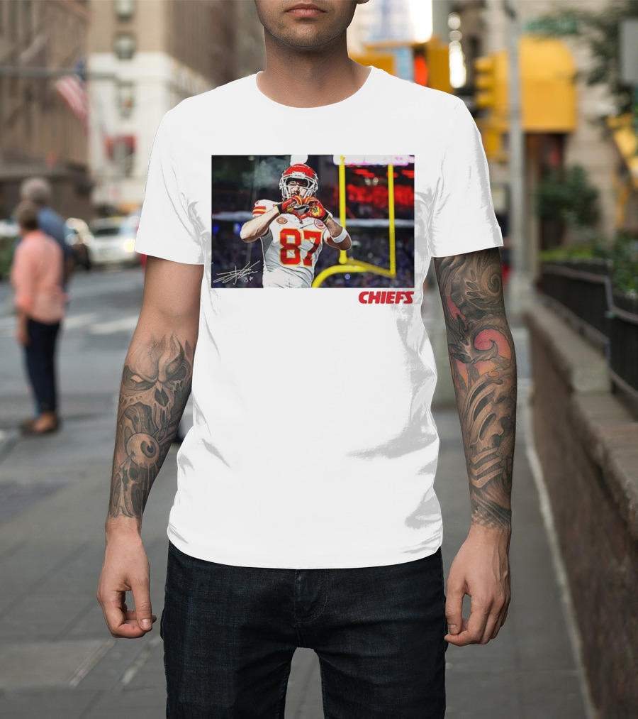 Travis Kelce 87 Kansas City Chiefs Heart Gesture Signature T-Shirt