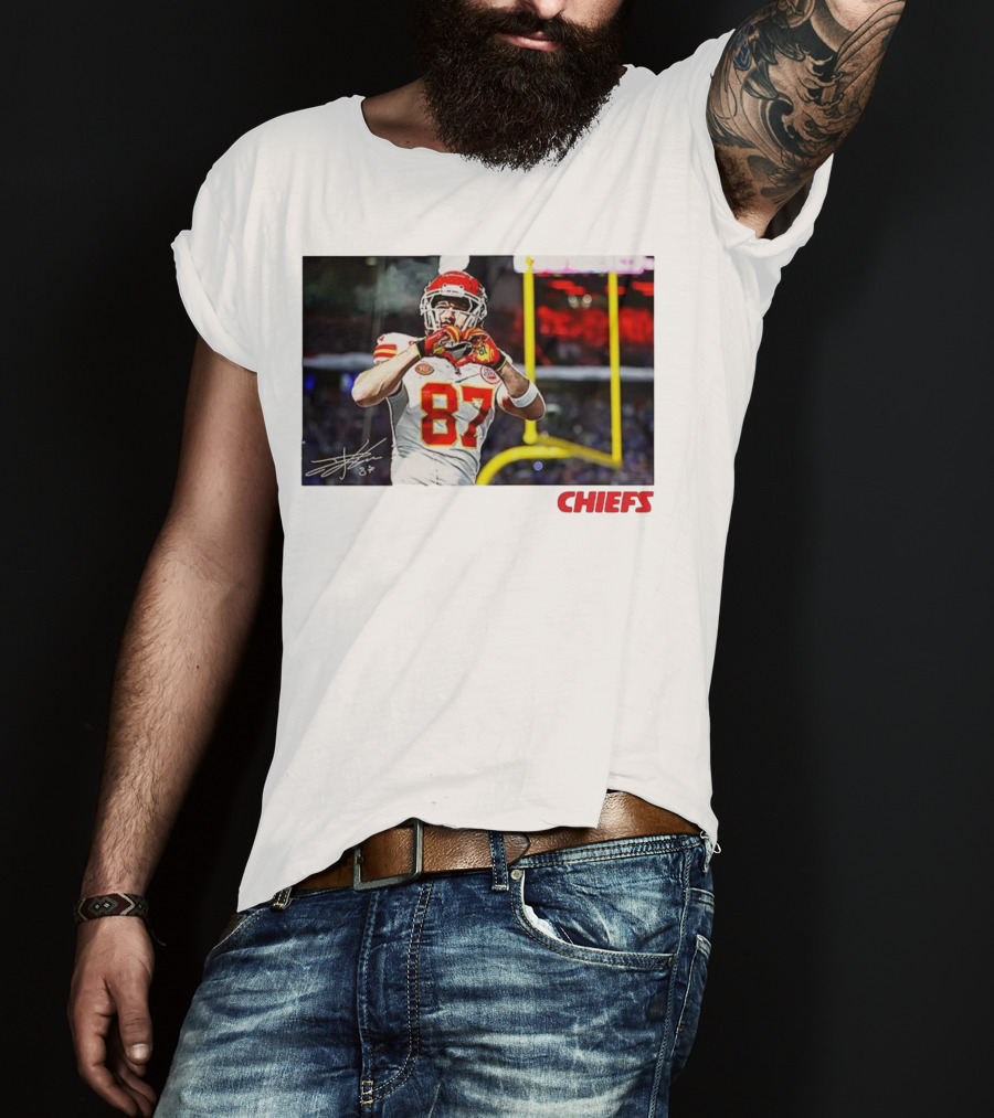 Travis Kelce 87 Kansas City Chiefs Heart Gesture Signature T-Shirt