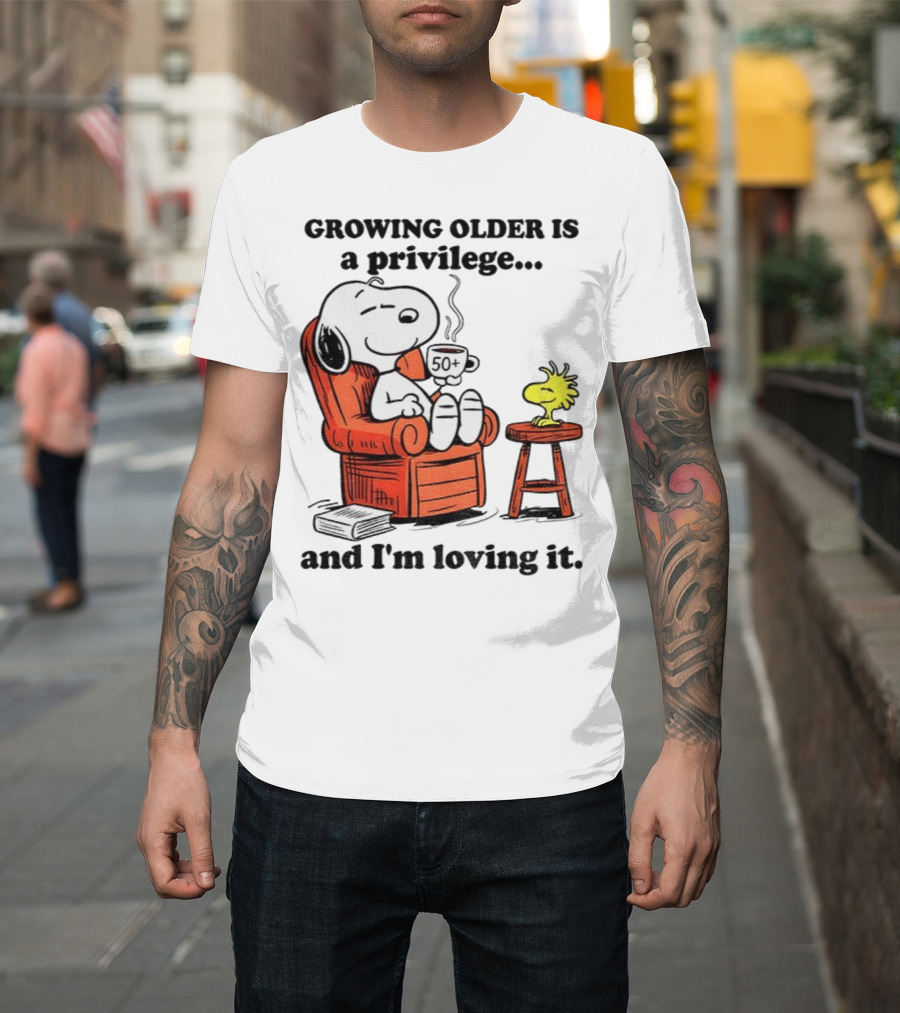 Snoopy And Woodstock Relaxing Growing Older 50+ Privilege And Loving It T-Shirt