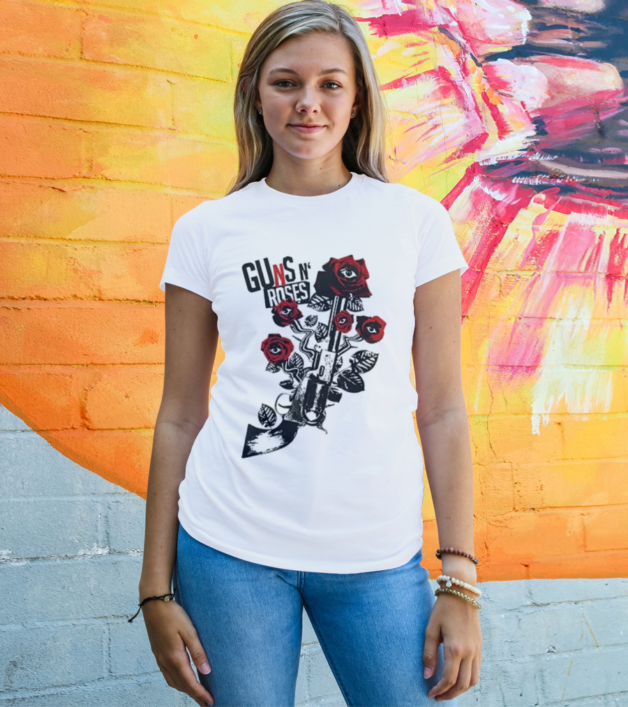 Guns N’ Roses 2025 World Tour Warsaw Red Roses And Pistols T-Shirt