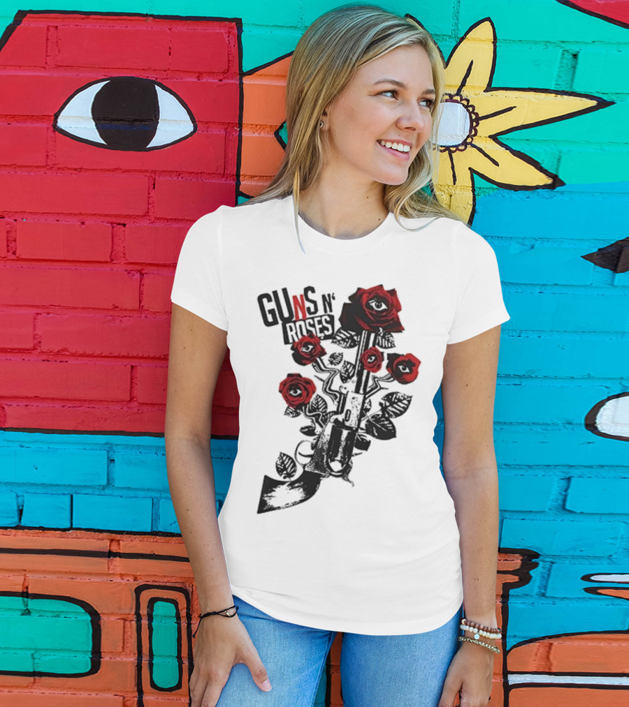 Guns N’ Roses 2025 World Tour Warsaw Red Roses And Pistols T-Shirt