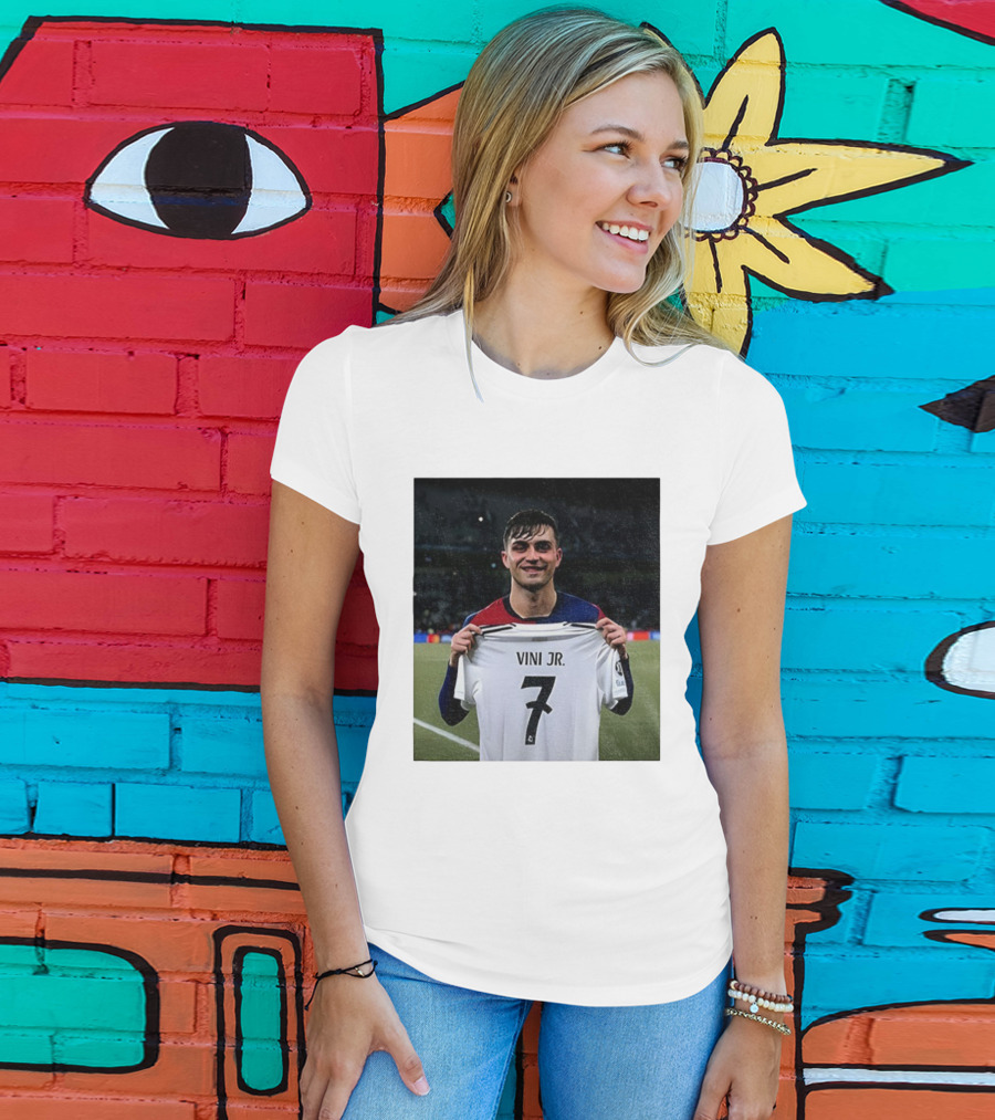 Pedri Holding Vini Jr 7 Jersey La Liga Real Madrid T-Shirt