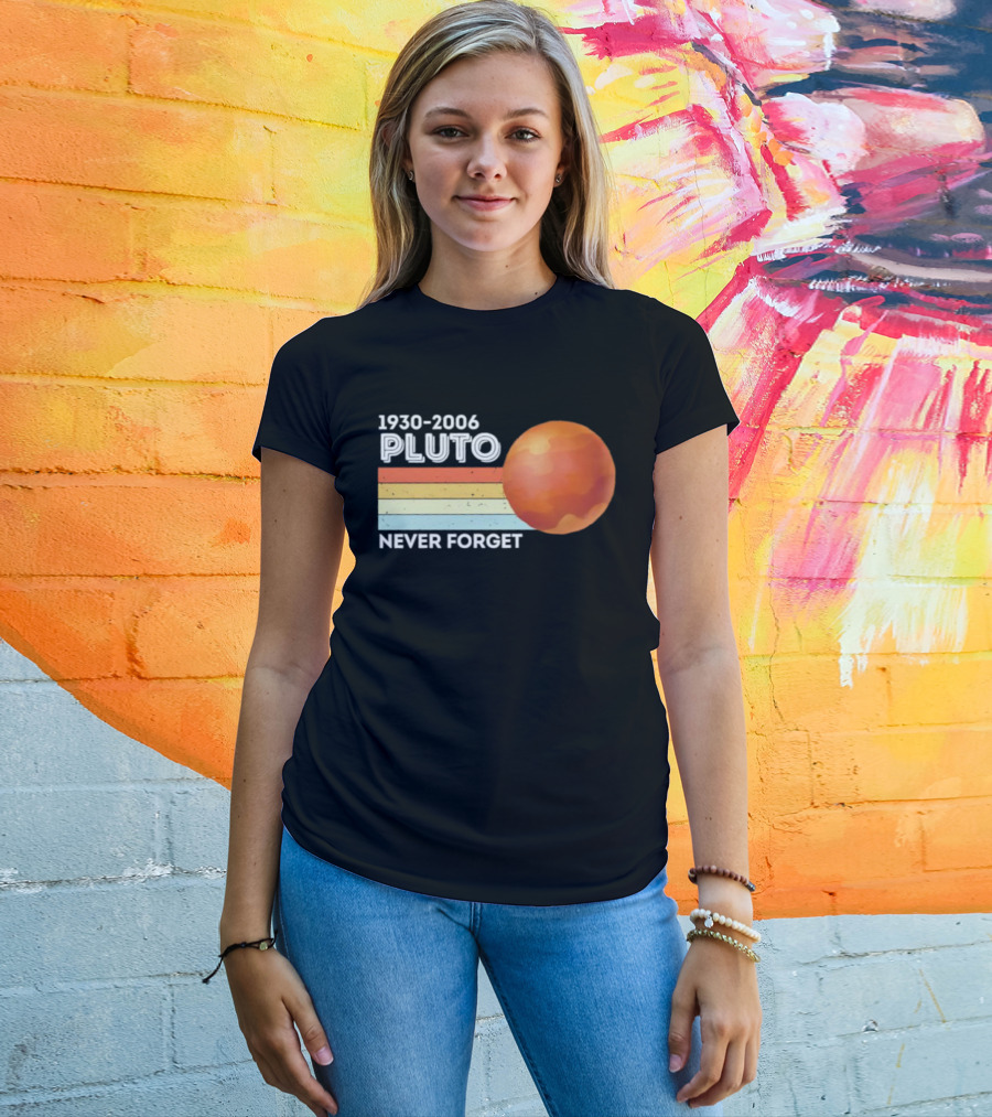 Pluto Never Forget 1930 2006 Vintage Retro Planet Tribute T-Shirt
