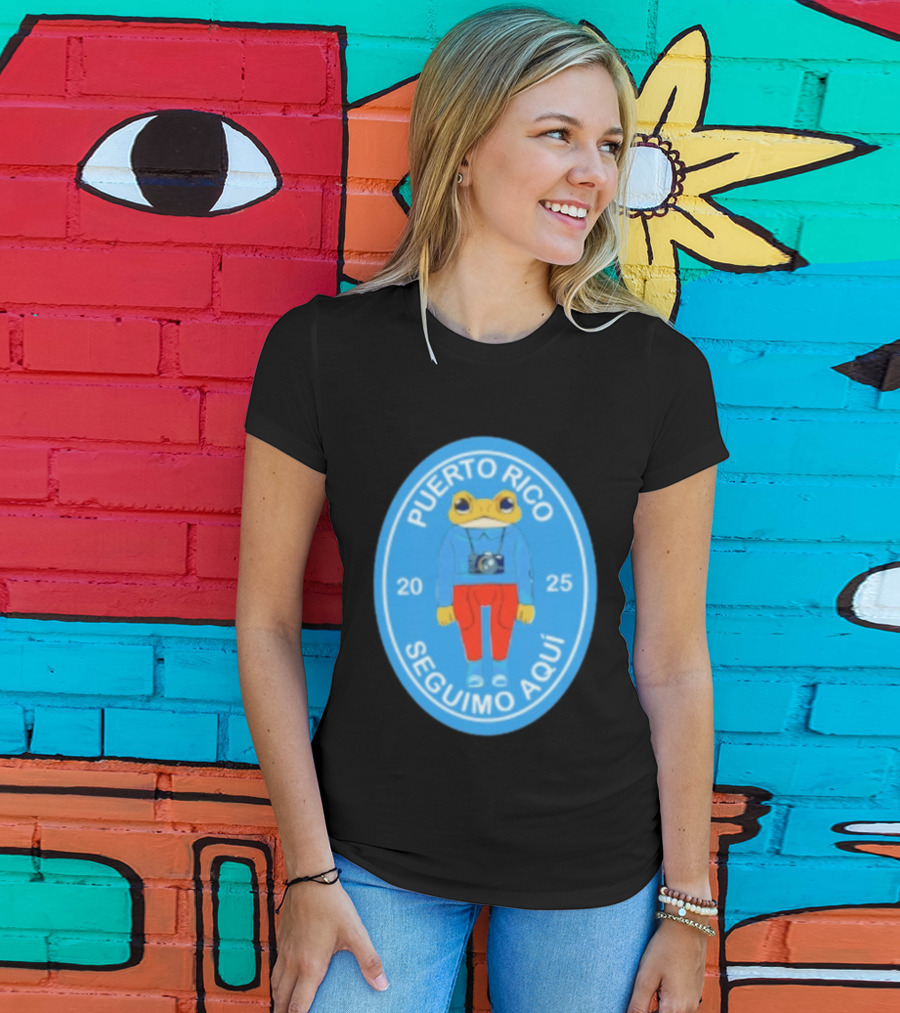 DeBi Frog Puerto Rico Seguimos Aquí 2025 T-Shirt