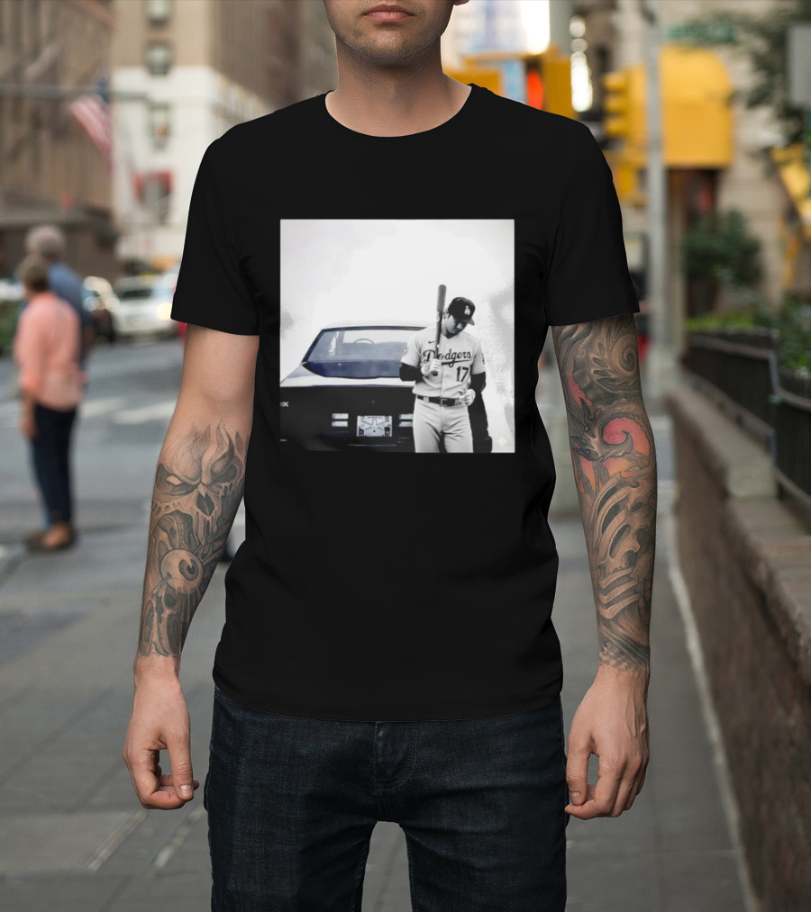 Shohei Ohtani Los Angeles Dodgers Baseball Pose Vintage Car Scene T-Shirt