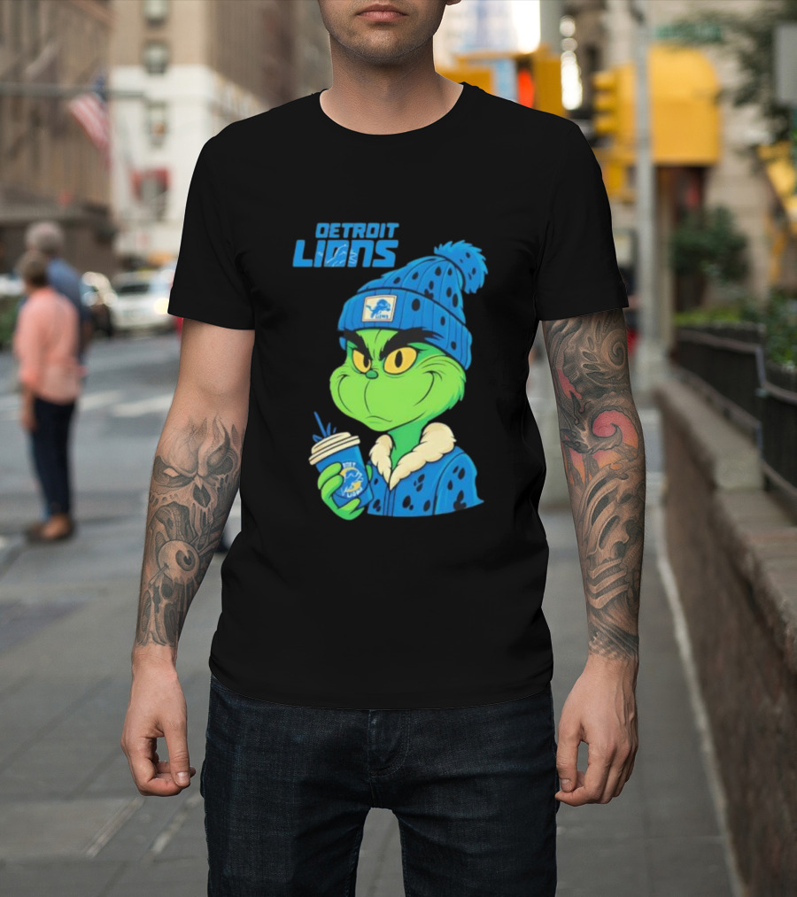 Detroit Lions Grinch Christmas Hat Coffee Cup T-Shirt