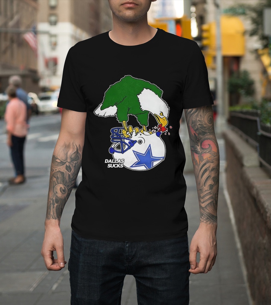 Philadelphia Eagles Pecking Dallas Helmet Dallas Sucks T-Shirt